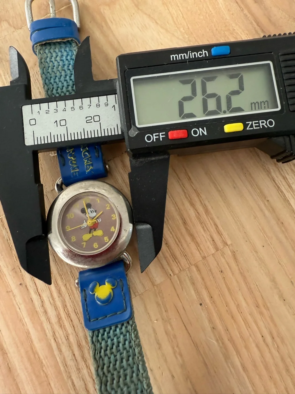 Vintage Disney store silver tone and blue Mickey Mouse watch NEW BATTERY